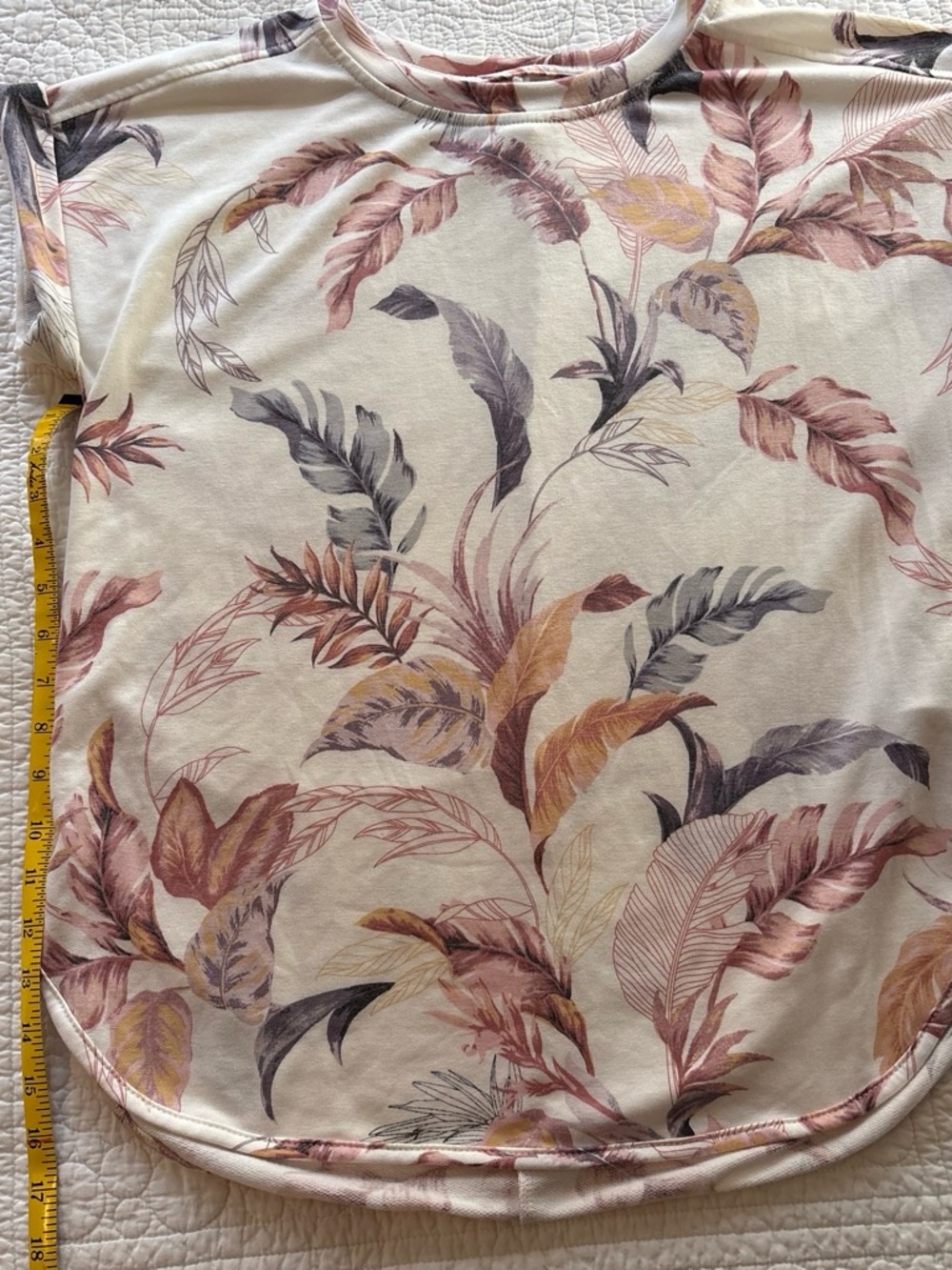 Cupio Feather & Floral Print Top in Cream, Pink, Taupe, and Gold